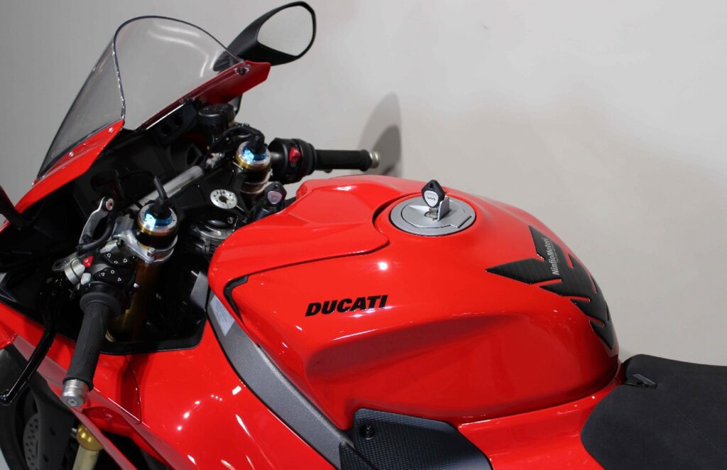 Moto - Ducati Panigale v4 S