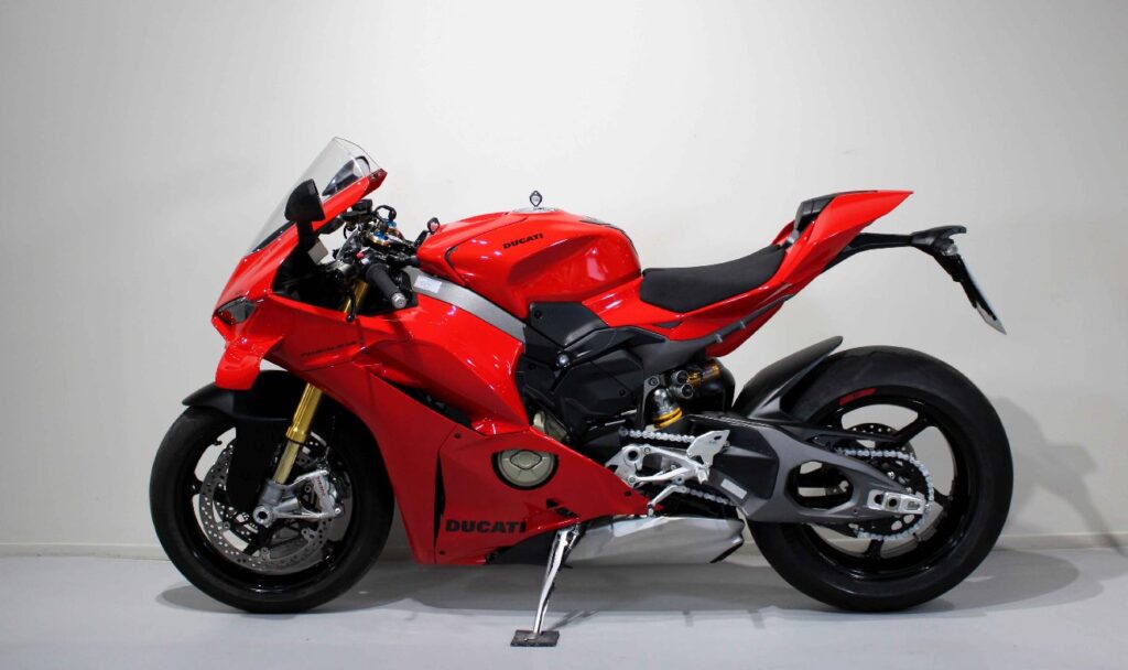 Moto - Ducati Panigale v4 S