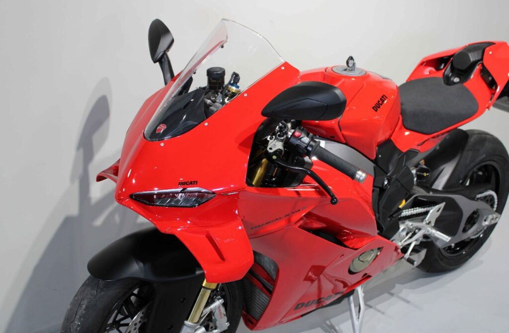 Moto - Ducati Panigale v4 S