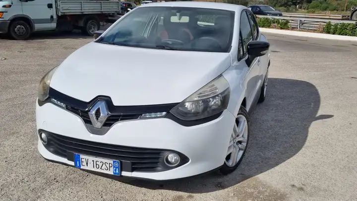 Clio IV 2012 5p 1.5 dci Costume National 75cv