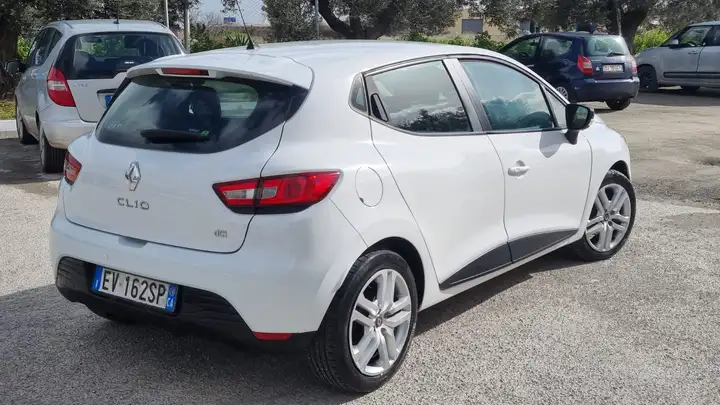 Clio IV 2012 5p 1.5 dci Costume National 75cv